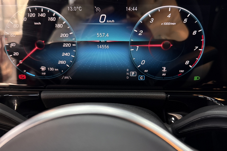 奔驰GLA 2022款 改款 GLA 200中控内饰15