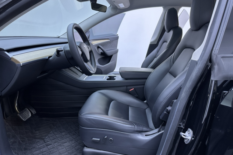 特斯拉 Model Y 2022款 后轮驱动版局部细节19