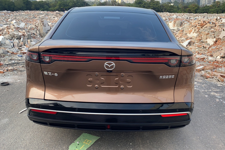 马自达EZ-6 2024款 增程200智尊版车身外观6004