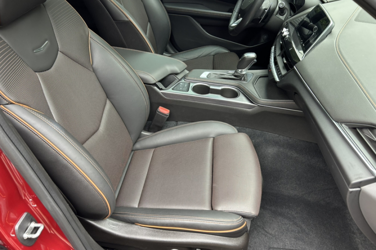 凯迪拉克CT4 2020款 28T 精英型中控内饰7006