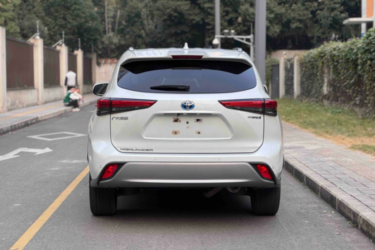 丰田 汉兰达 2022款 双擎 2.5L 两驱尊贵版 7座车身外观6009
