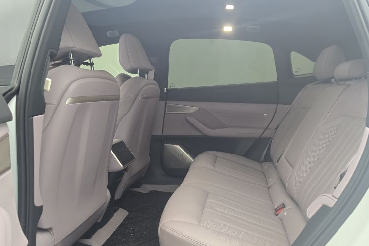 乐道L60 2024款 60kWh 后驱版中控内饰7003