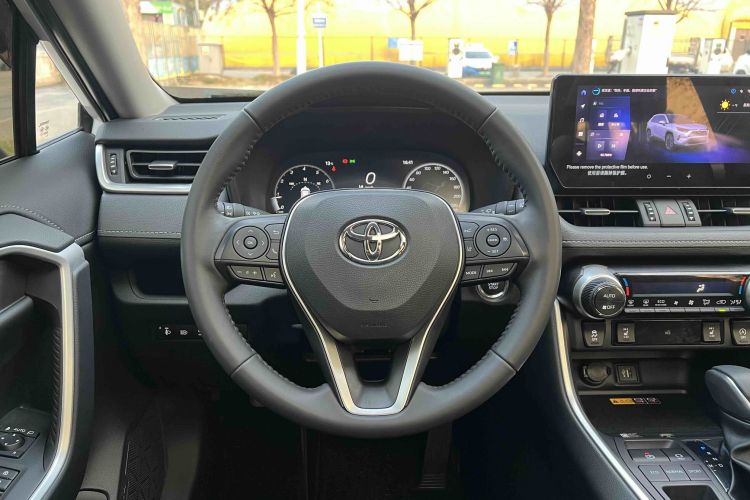 丰田 RAV4荣放 2023款 2.0L CVT两驱风尚Plus版中控内饰7002
