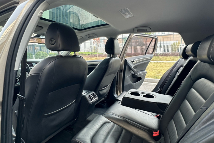 大众 高尔夫 2016款 230TSI 自动豪华型中控内饰7014