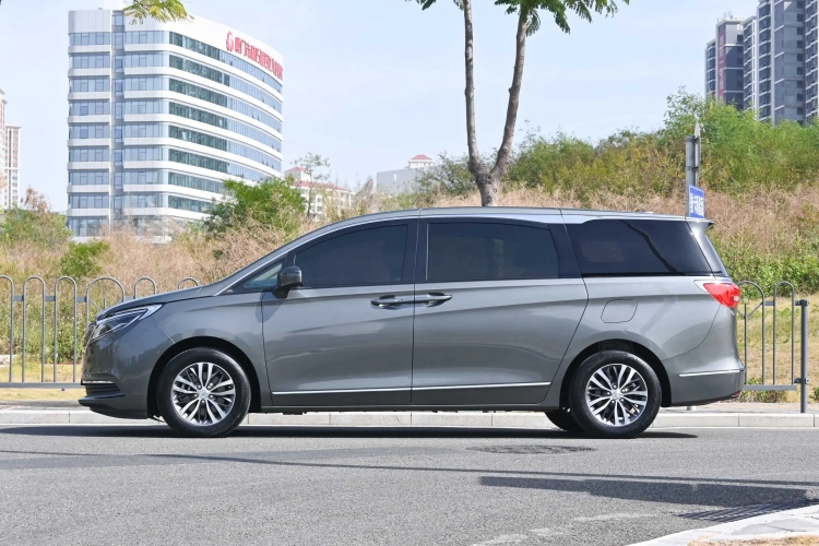 别克GL8 2017款 ES 28T 旗舰型 国V车身外观6002