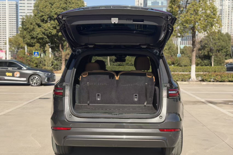 理想汽车 理想ONE 2020款 增程6座版车身外观6008