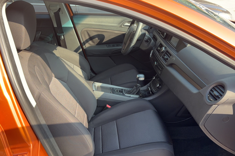 名爵 MG6 2014款 掀背 1.8L 自动驾值版局部细节41