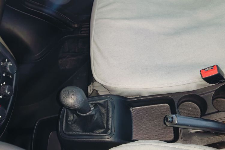 五菱汽车 五菱荣光 2015款 1.2L S 基本型CNG局部细节18