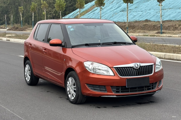 斯柯达 晶锐 2014款 1.4L 手动晶致版车身外观6002