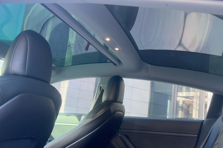 特斯拉 Model 3(进口) 2019款 标准续航后驱升级版(52度)中控内饰7004