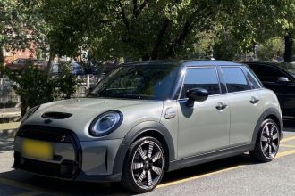 MINI 2023款 2.0T COOPER S 艺术家 五门版