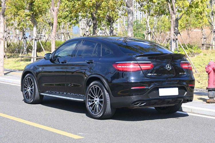 奔驰GLC轿跑 AMG 2017款 AMG GLC 43 4MATIC 轿跑SUV车身外观6005