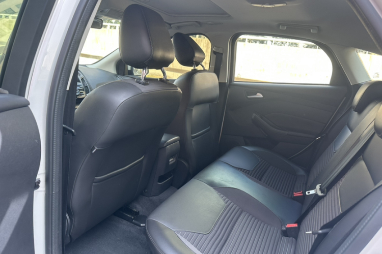 福特 福克斯 2017款 两厢 1.6L 自动风尚型智行版中控内饰7001