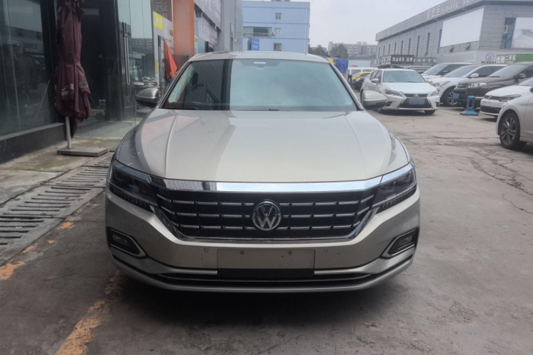 大众 帕萨特 2019款 330TSI 豪华版 国VI车身外观6001