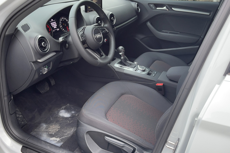 奥迪A3 2019款 Limousine 35 TFSI 进取型 国VI中控内饰7001