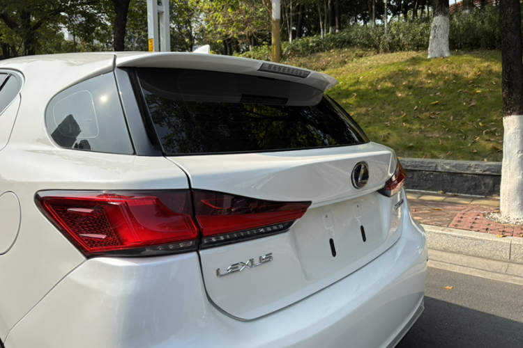 雷克萨斯CT 2020款 CT200h 精英版 单色车身外观6011