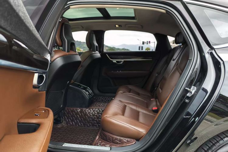 沃尔沃S90 2018款 T4 智逸版中控内饰7004