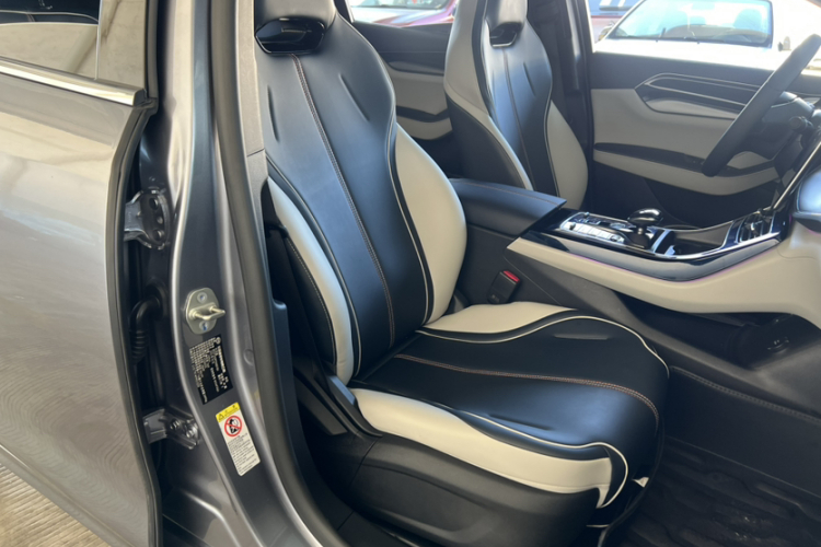 比亚迪 秦PLUS 2021款 DM-i 120KM 旗舰型局部细节41