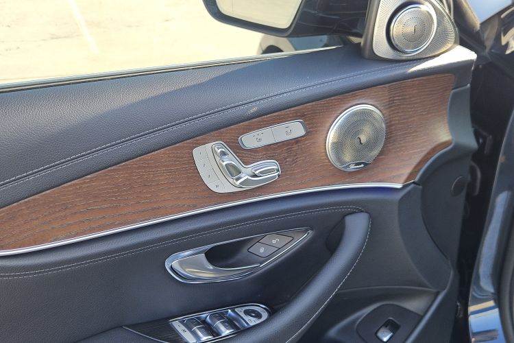 奔驰E级 2017款 E 300 L 豪华型中控内饰7002