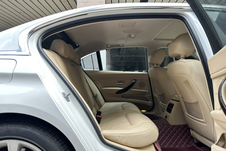 宝马3系 2013款 328Li 时尚型中控内饰7010