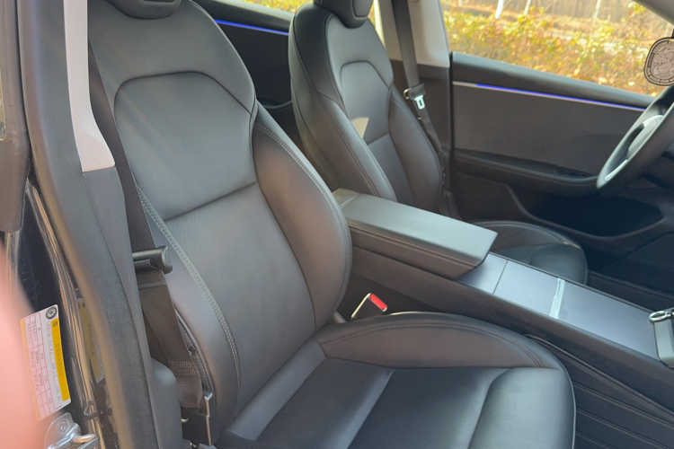 特斯拉 Model 3 2023款 后轮驱动版局部细节41