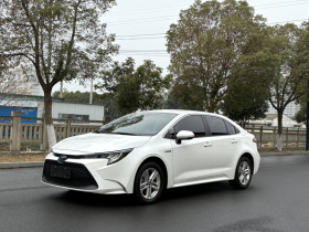 丰田 雷凌 2022款 双擎 1.8H E-CVT领先版