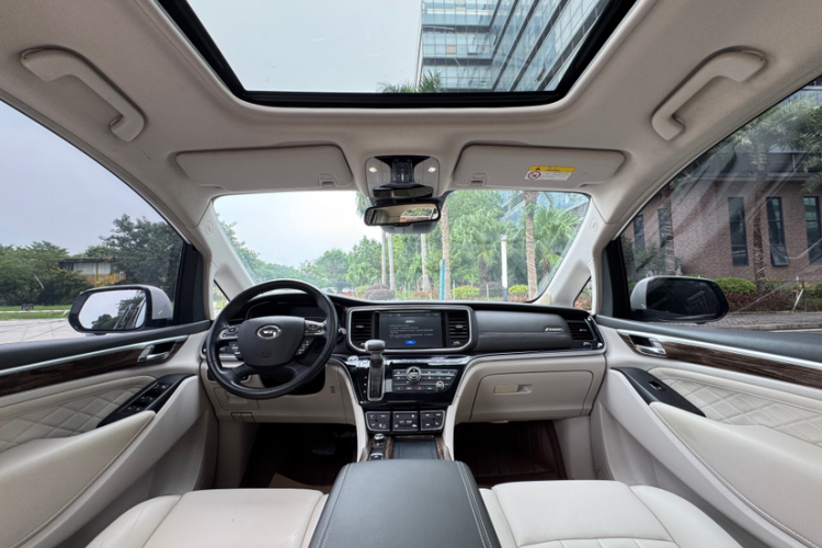 广汽传祺 传祺M8 2018款 320T 旗舰版中控内饰7010