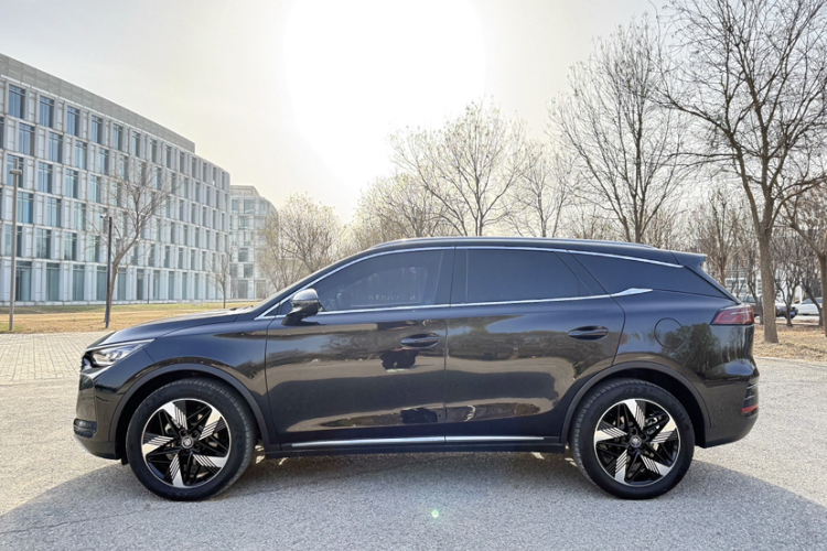 比亚迪 唐新能源 2024款 DM-i 荣耀版 112KM 尊荣型车身外观6008