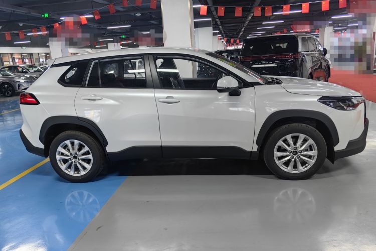 丰田 卡罗拉锐放 2024款 2.0L 先锋版车身外观6004