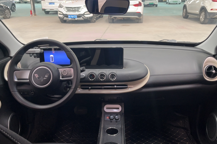 五菱汽车 五菱缤果 2023款 333km 快享款中控内饰7002