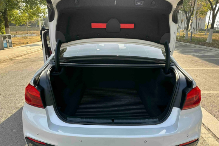 宝马5系 2020款 530Li 领先型 M运动套装局部细节23