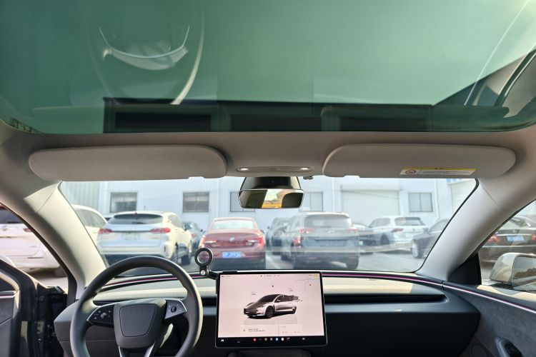 特斯拉 Model 3 2023款 长续航全轮驱动版中控内饰7006