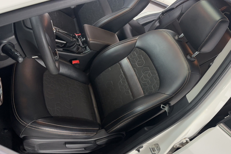 广汽传祺 传祺GS3 2017款 150N 手动精英版局部细节19