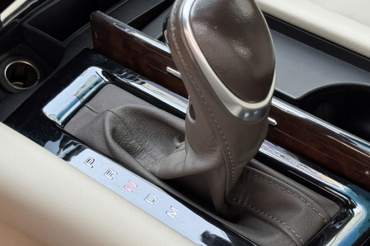 凯迪拉克XTS 2015款 28T 舒适型中控内饰7002