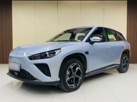 哪吒汽车 哪吒L 2024款 增程 220 闪充版