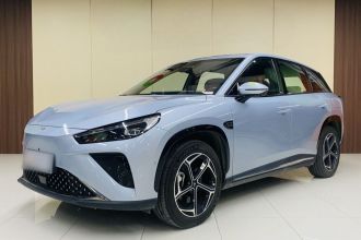 哪吒汽车 哪吒L 2024款 增程 220 闪充版