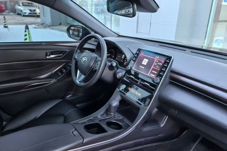 丰田 亚洲龙 2019款 2.0L 进取版 国VI中控内饰7003
