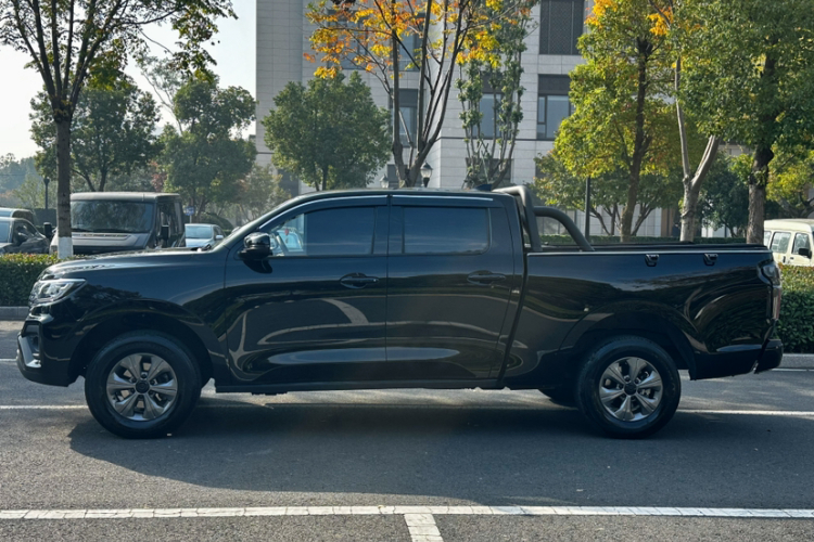 长城 炮 2023款 2.0T商用版自动柴油两驱精英型长箱GW4D20M车身外观6006