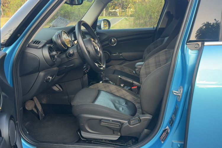 MINI 2015款 1.5T COOPER Fun 五门版局部细节19