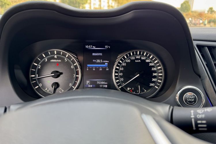 英菲尼迪Q50L 2018款 2.0T 舒适版 国VI中控内饰15