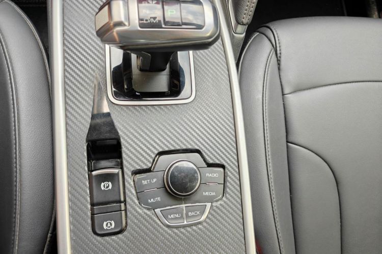 哈弗H6 2018款 红标 运动版 1.5T 自动两驱精英型中控内饰7003