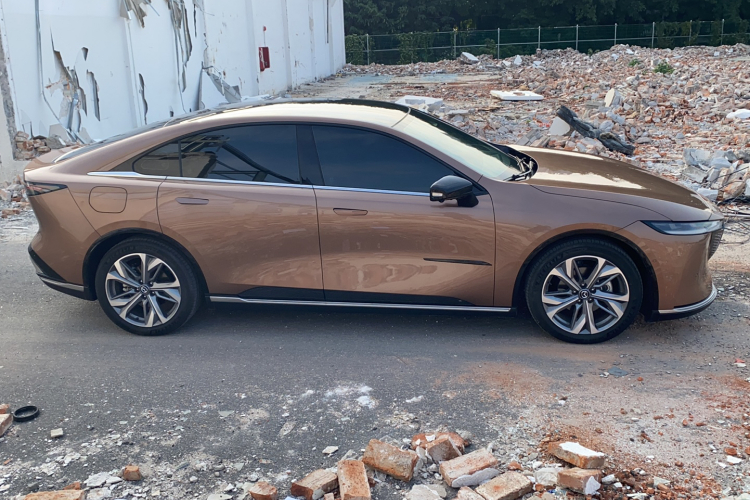 马自达EZ-6 2024款 增程200智尊版车身外观6002