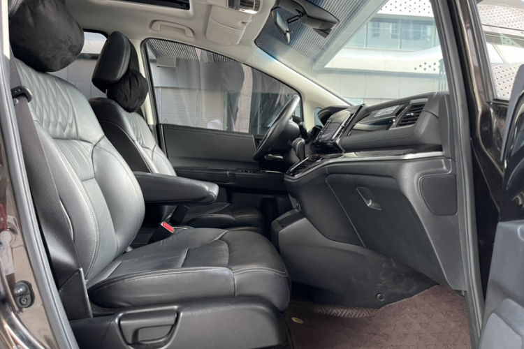 本田 艾力绅 2019款 2.0L 混动至尊版中控内饰7002