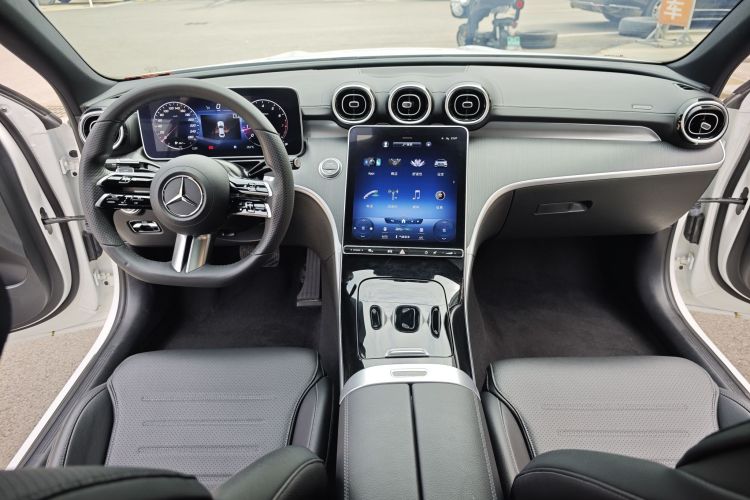 奔驰C级 2022款 C 200 L 运动版局部细节16