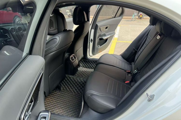 奔驰C级 2023款 C 200 L 运动版中控内饰7005