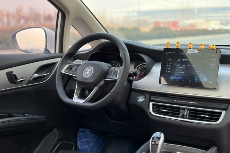 比亚迪 宋MAX 2021款 升级版 1.5T 自动尊贵型 7座中控内饰7007