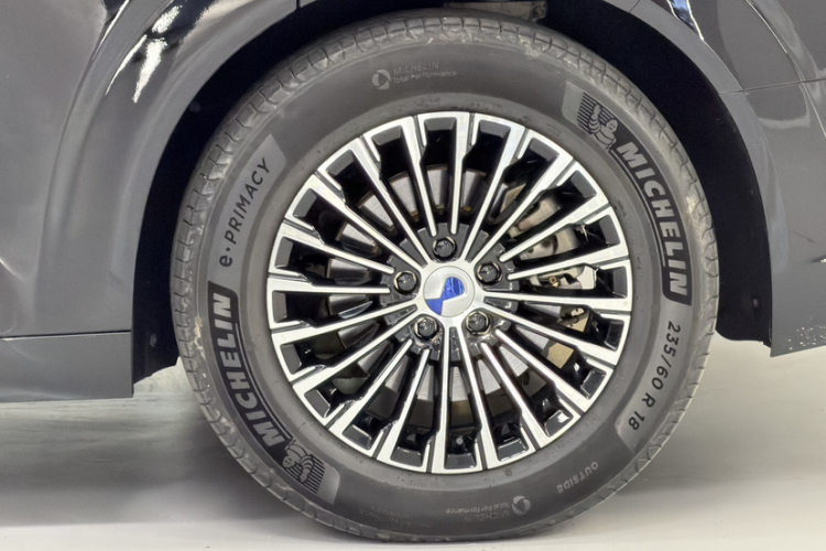 腾势D9 2022款 DM-i 970 四驱尊荣型车身外观6007