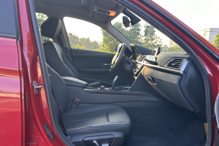 宝马3系 2016款 316i 时尚型车身外观6010