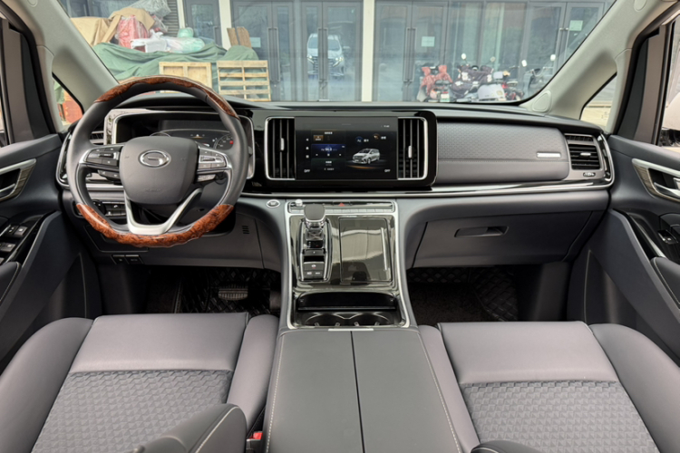 广汽传祺 传祺M8 2023款 领秀系列 390T 豪华版局部细节16