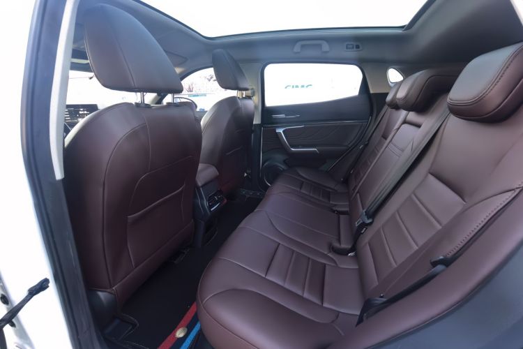 魏牌 VV5 2019款 1.5T 两驱颜先锋车身外观6007